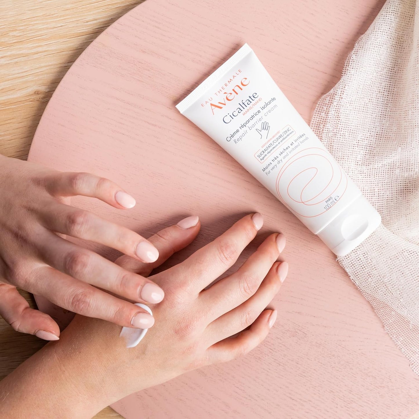 Avène Cicalfate Hand Repairing Barrier Cream in Skincare Routine – Intensive repairing barrier cream for rough or chapped hands