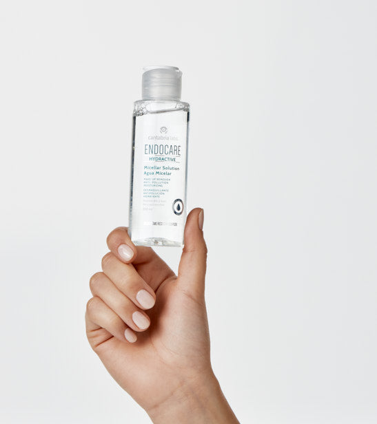 Endocare Hydractive Aqua Micelar 100ml, soothing micellar water for gentle cleansing and makeup removal, ideal for sensitive and dehydrated skin