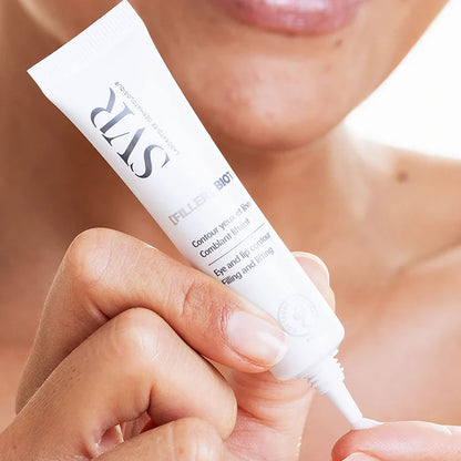 Texture fondante du SVR Filler Biotic – crème légère pour lisser les rides, hydrater intensément et restaurer la densité cutanée