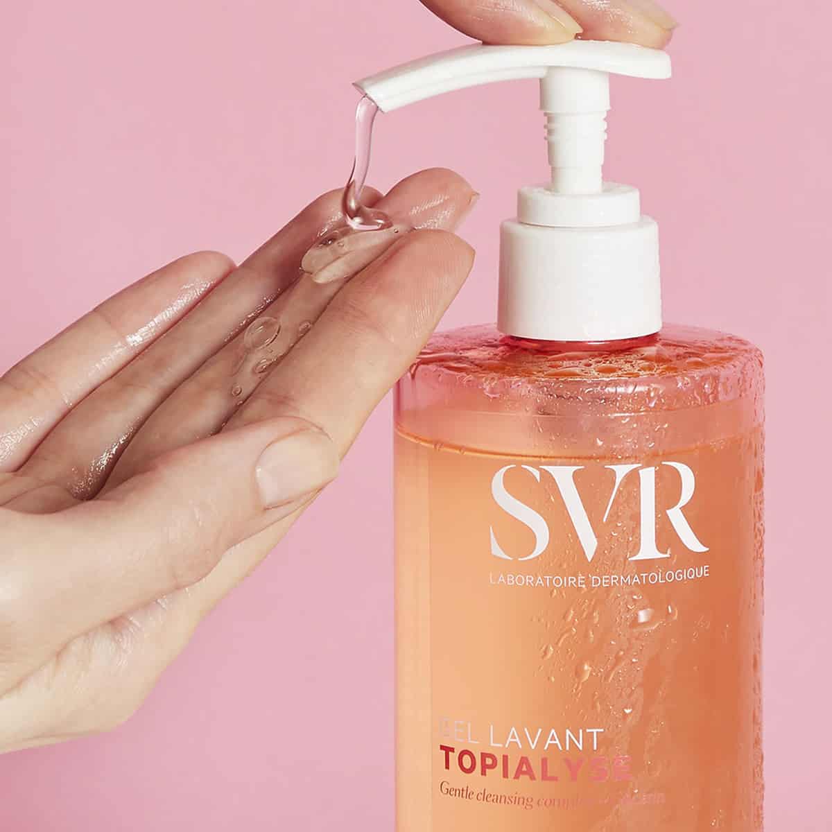Texture douce et moussante du gel lavant SVR Topialyse – apaise, hydrate et respecte l’équilibre cutané de toute la famille