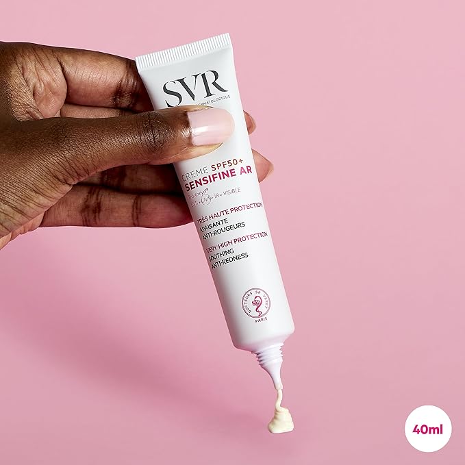 Texture légère et non grasse de la crème SVR Sensifine AR SPF50+ – apaise les rougeurs tout en protégeant contre les UVA et UVB