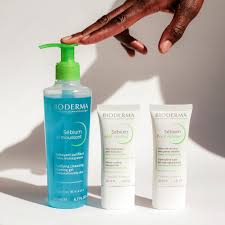 Bioderma Sébium Pore Refiner 30 ml – soin correcteur pour pores dilatés, affine le grain de peau, matifie et prépare la peau au maquillage