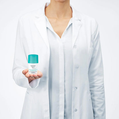 Vichy 48 H Anti‑Perspirant Treatment Roll‑On – intensive perspiration control for underarms, alcohol‑free, 50 ml.